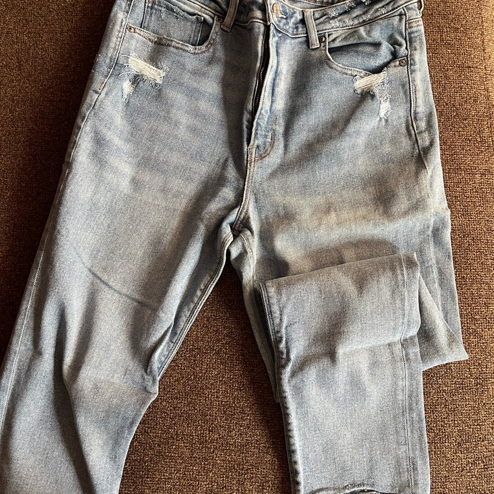 American Eagle Outfitters Mom Jeans